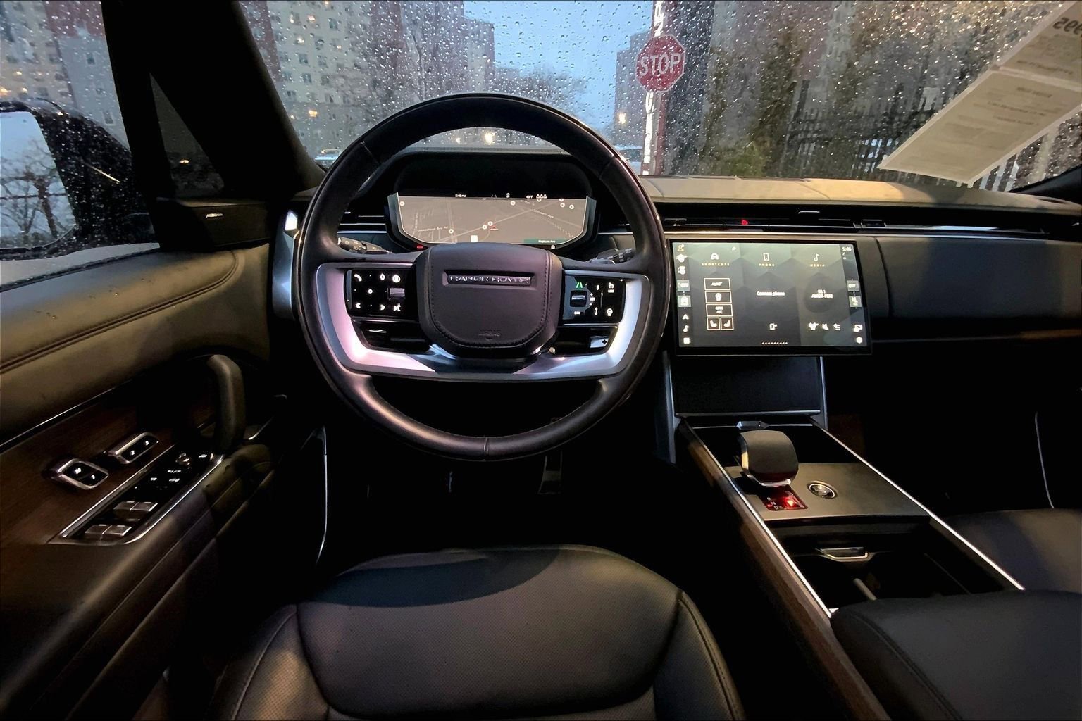 Used 2024 Land Rover Range Rover SE image 5