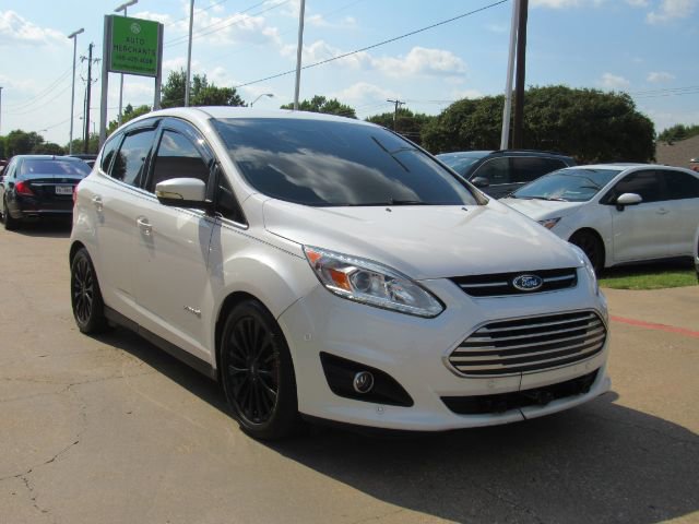 Used 2017 Ford C-MAX Titanium w/ Equipment Group 301A image 4