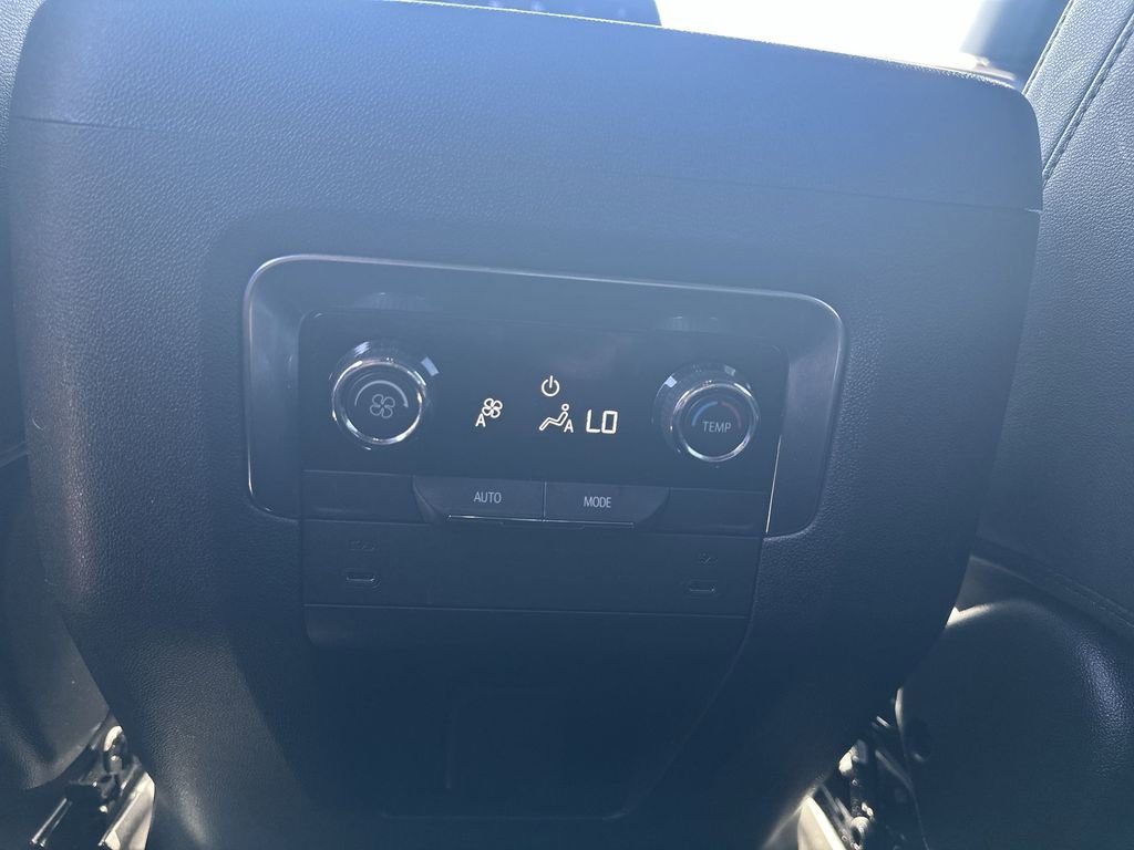 Used 2025 Chevrolet Tahoe LT RWD image 29