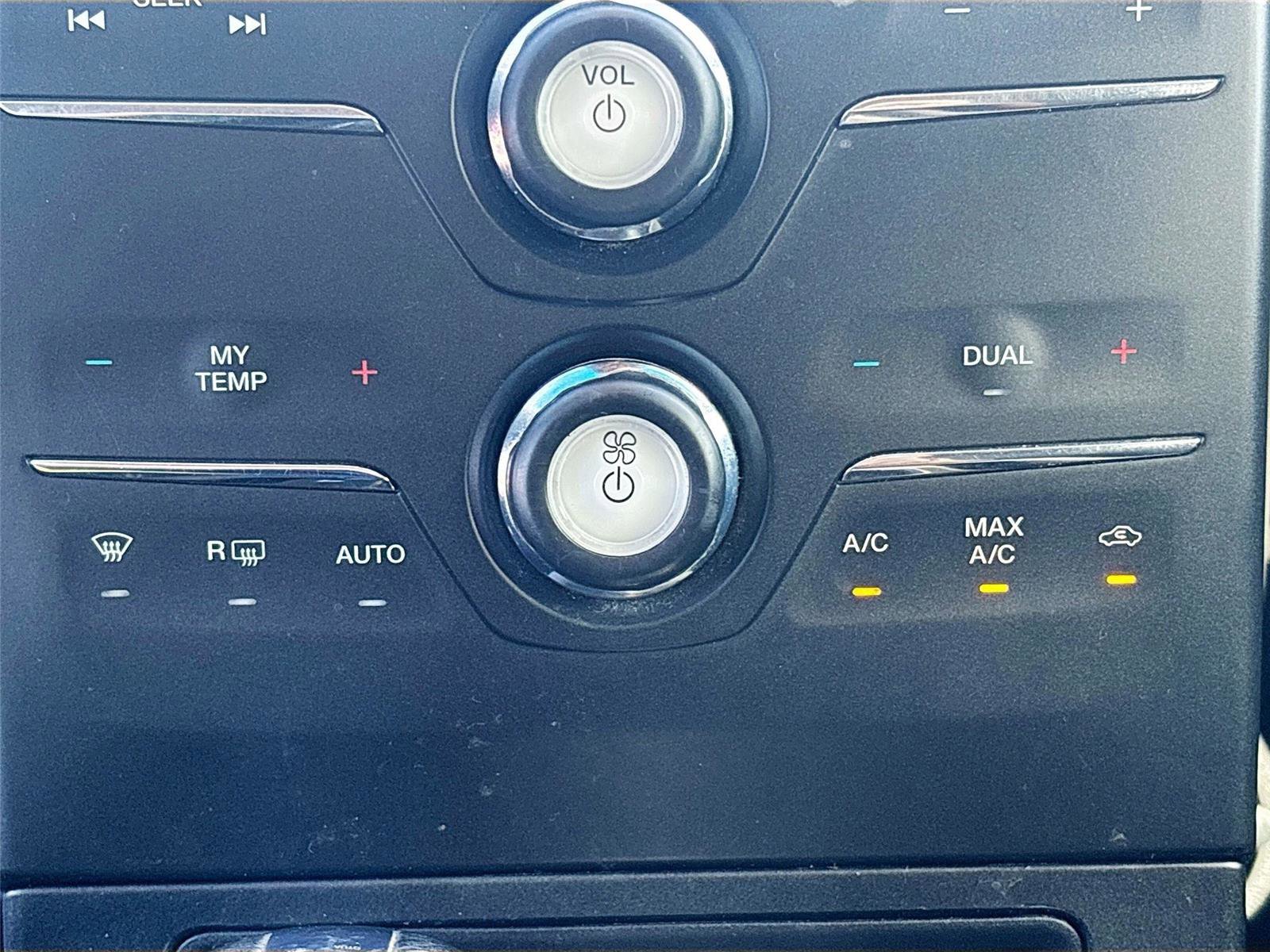 Used 2017 Ford Flex SEL FWD image 16