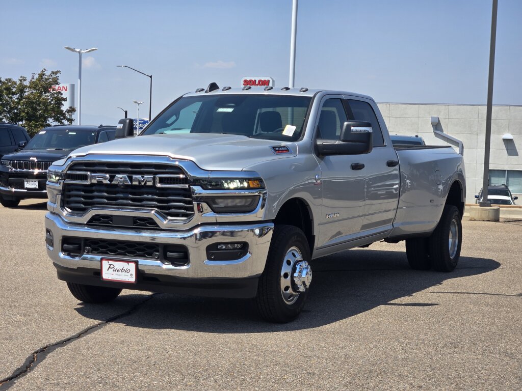 New 2026 RAM 3500 Big Horn AWD/4WD image 5