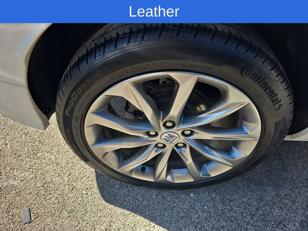 Used 2025 Buick Encore GX Avenir w/ Avenir Convenience Package FWD image 8