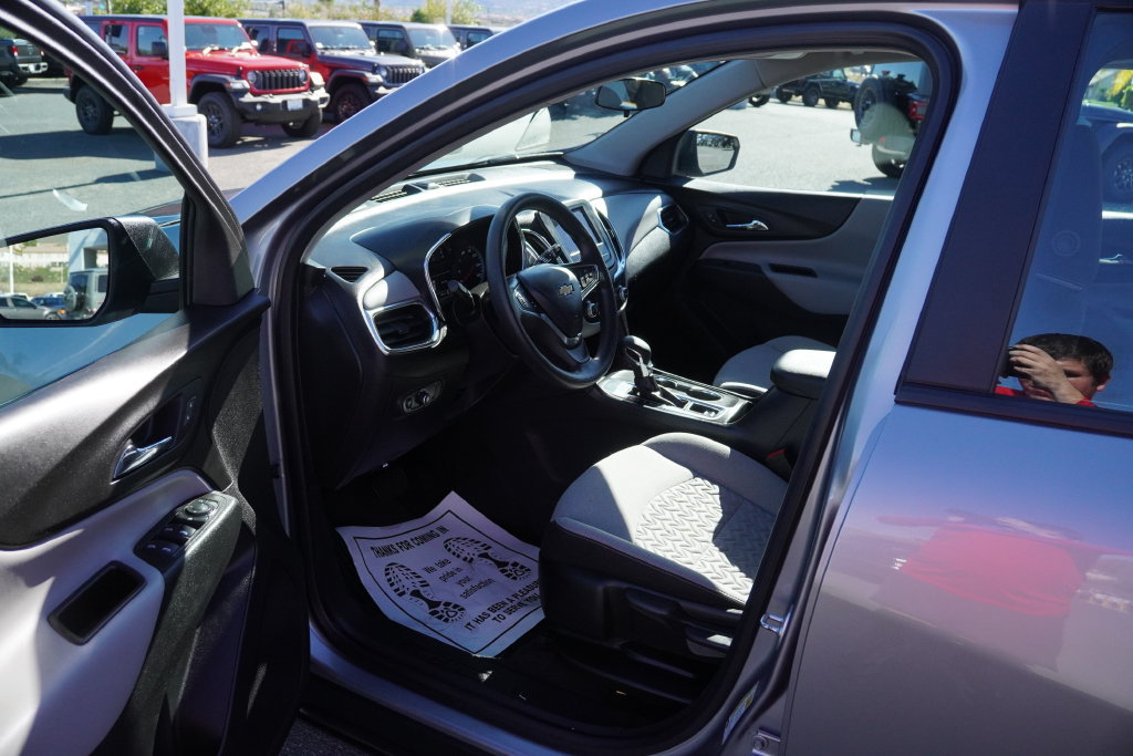 Used 2024 Chevrolet Equinox LS FWD image 30