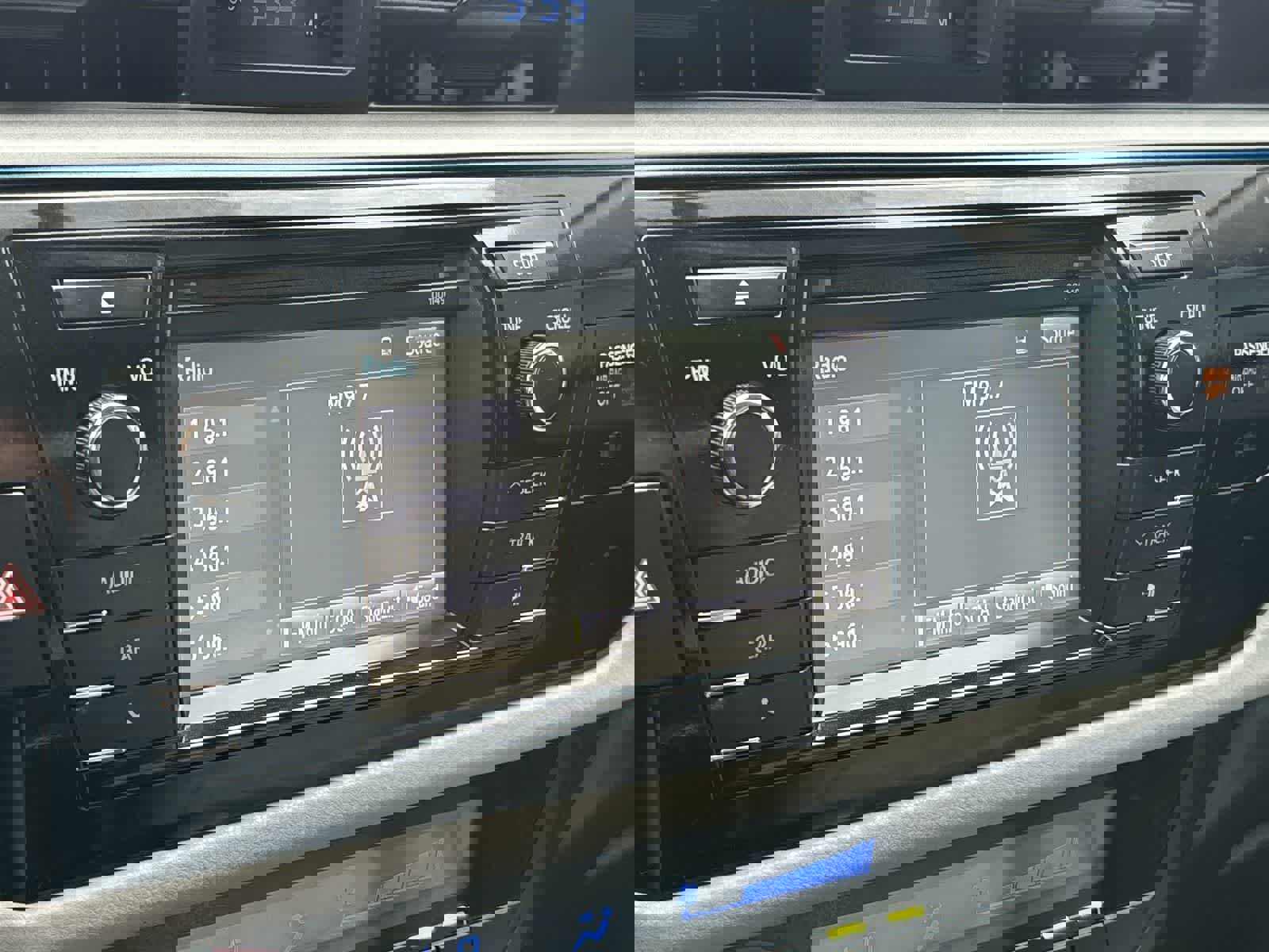 Used 2015 Toyota Corolla LE image 18