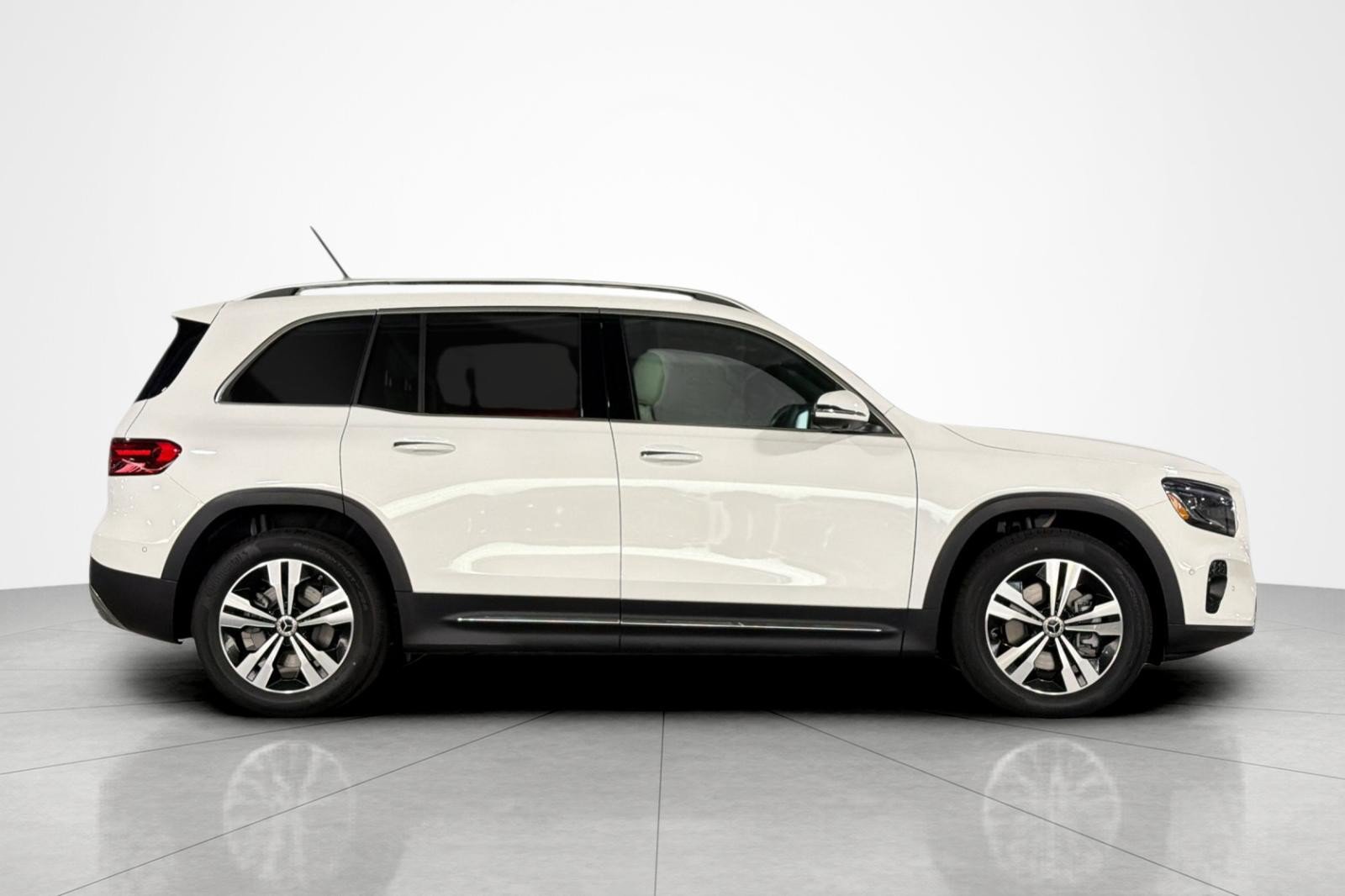 New 2026 Mercedes-Benz GLB 250 image 6