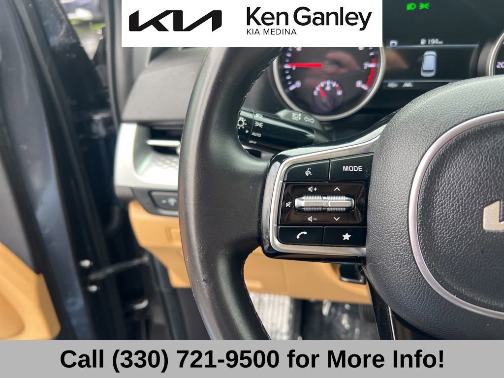 Used 2024 Kia Carnival LX FWD image 31