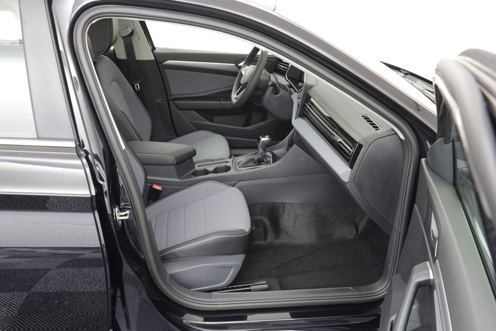 New 2026 Volkswagen Jetta SE FWD image 21
