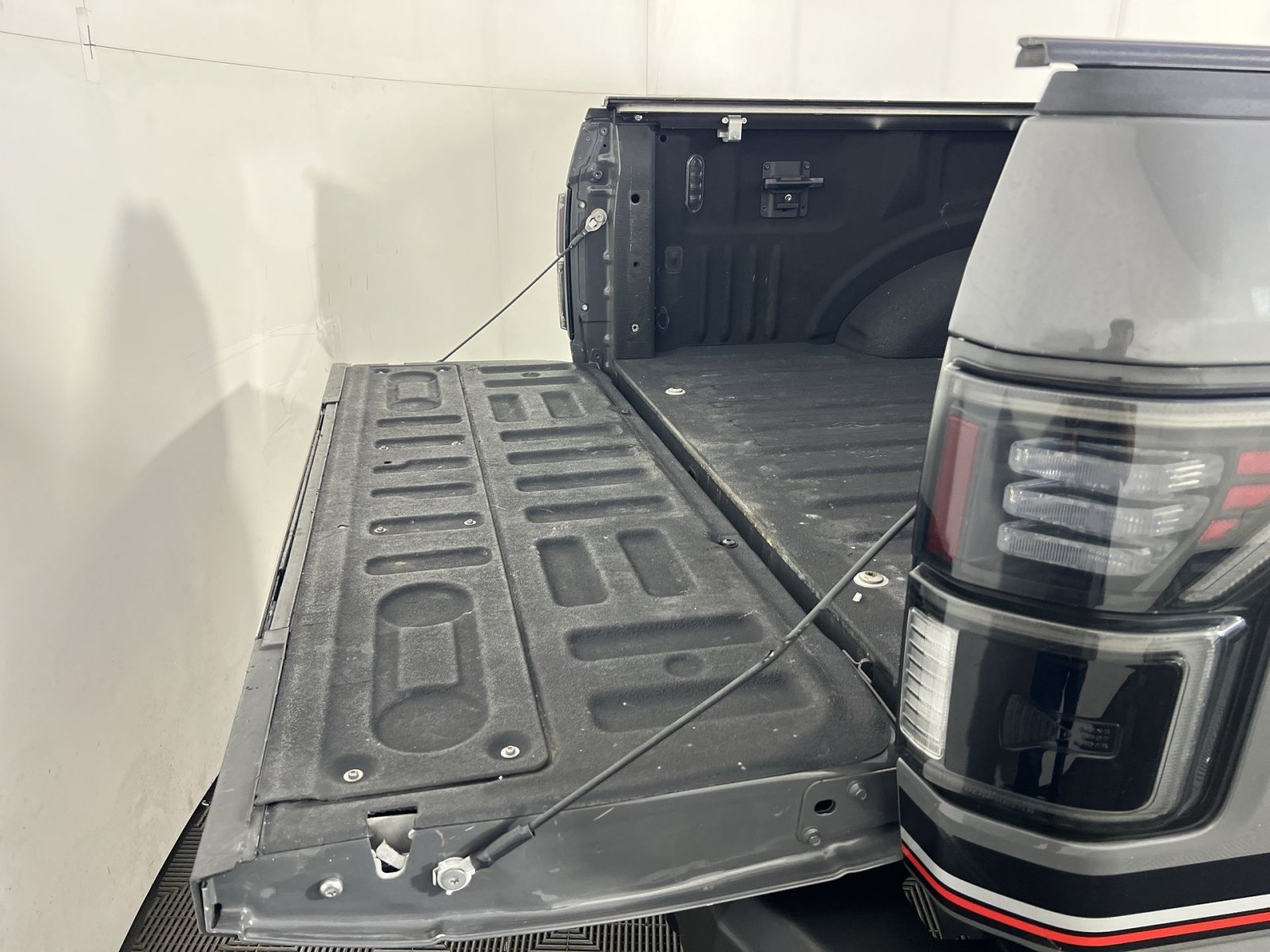 Used 2018 Ford F150 Lariat AWD/4WD image 26