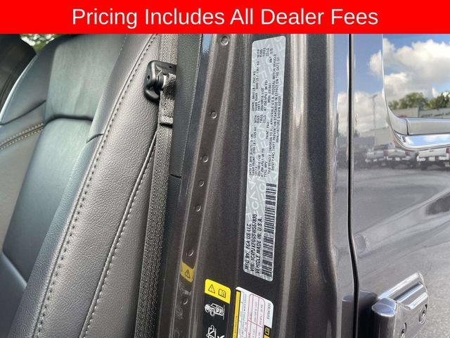 Used 2025 Jeep Wrangler Unlimited Sahara w/ Safety Group AWD/4WD image 39
