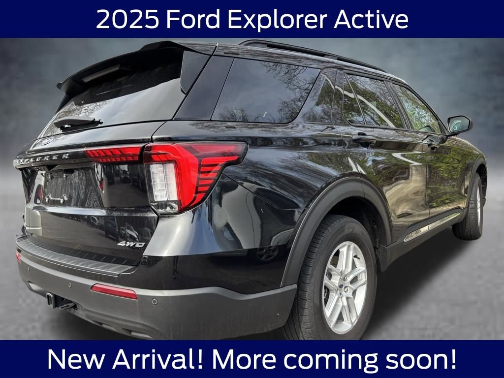 Used 2025 Ford Explorer Active image 4