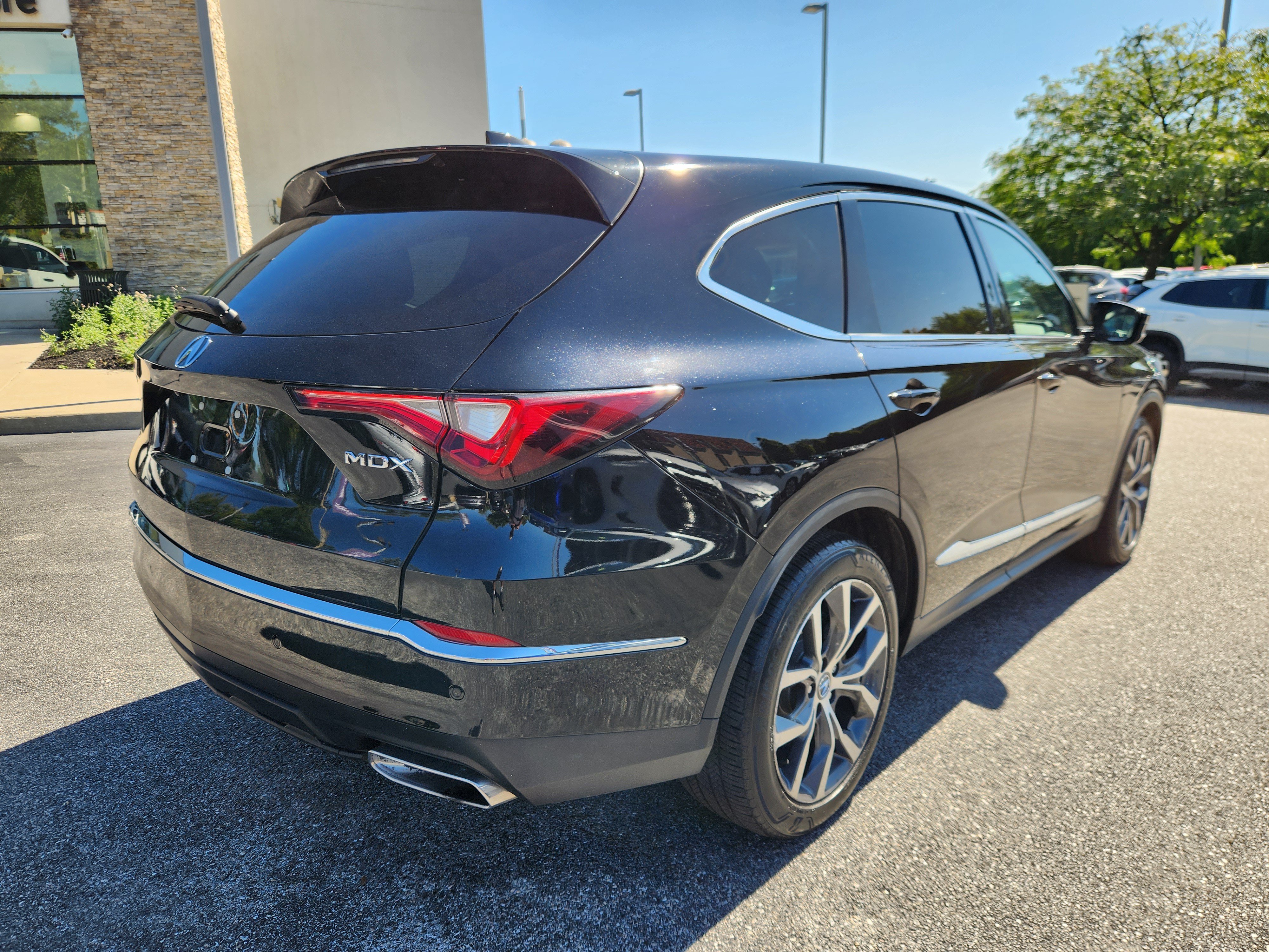 Certified 2024 Acura MDX w/ Technology Package AWD/4WD image 4