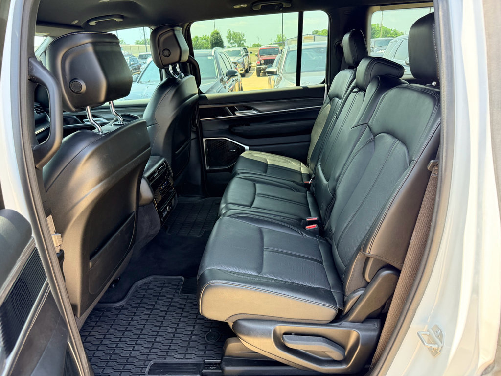 Used 2024 Jeep Wagoneer Series II w/ Flexible Seating Group AWD/4WD image 22