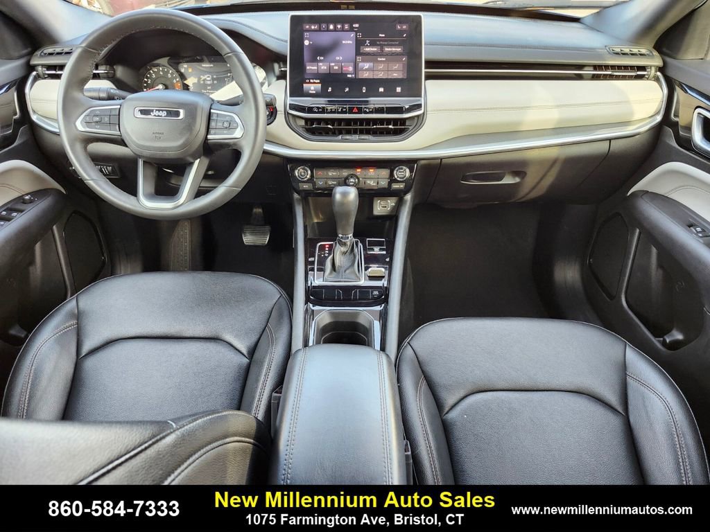 Used 2024 Jeep Compass Limited image 12