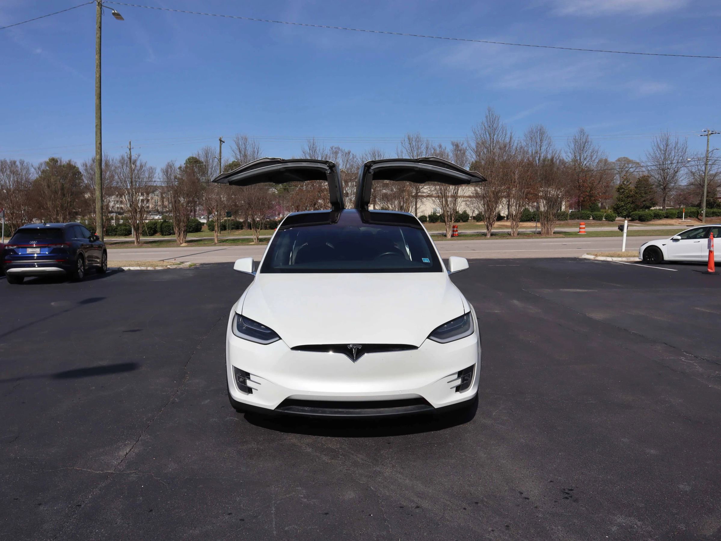 Used 2018 Tesla Model X 100D image 17