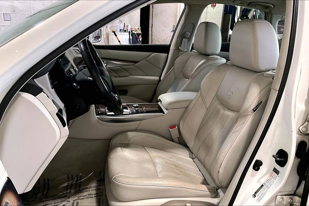 Used 2011 INFINITI M37 x w/ Deluxe Touring Pkg image 15