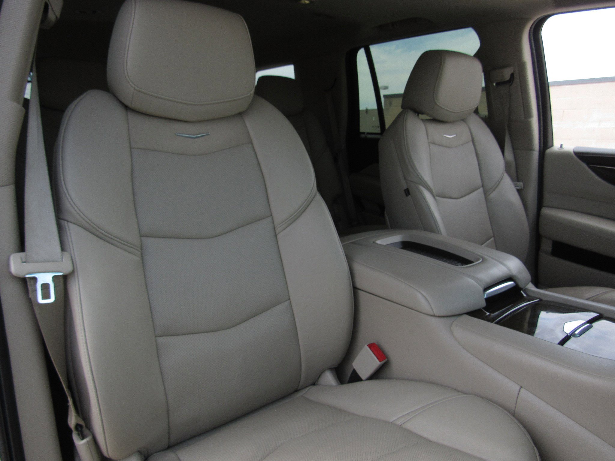 Used 2019 Cadillac Escalade Luxury image 11