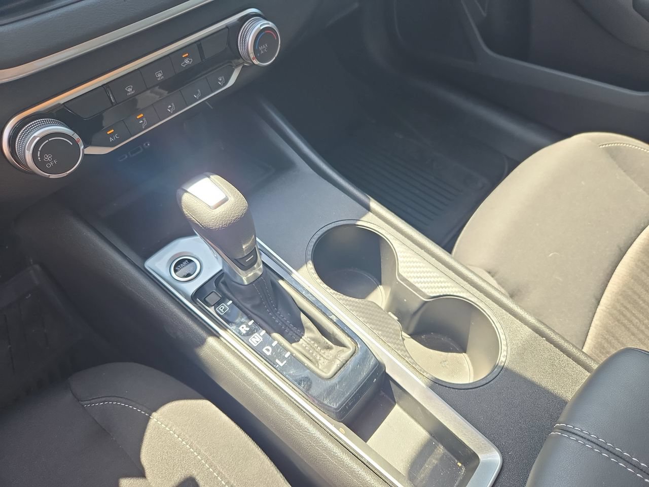 Used 2025 Nissan Altima 2.5 S FWD image 14