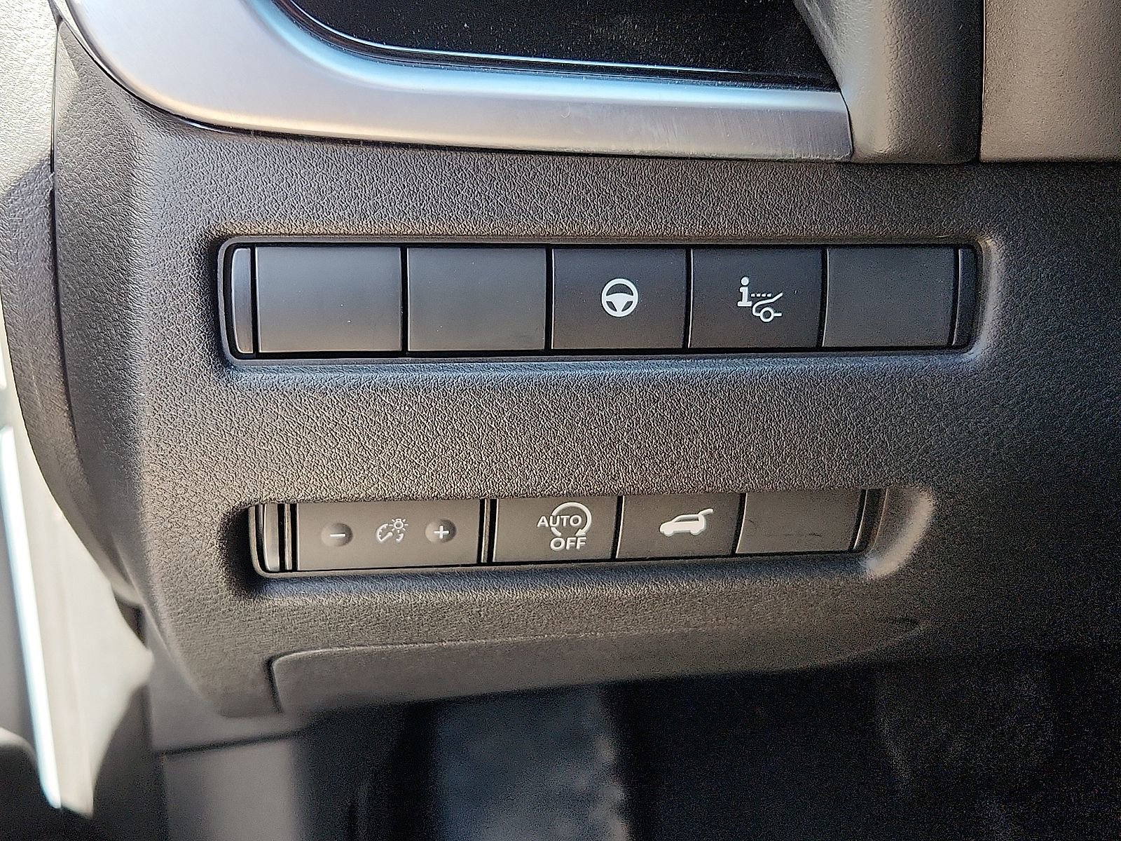 Used 2025 Nissan Rogue SL w/ SL Premium Package image 16