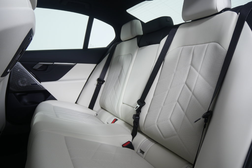 New 2027 BMW 530i w/ M Sport Package RWD image 15