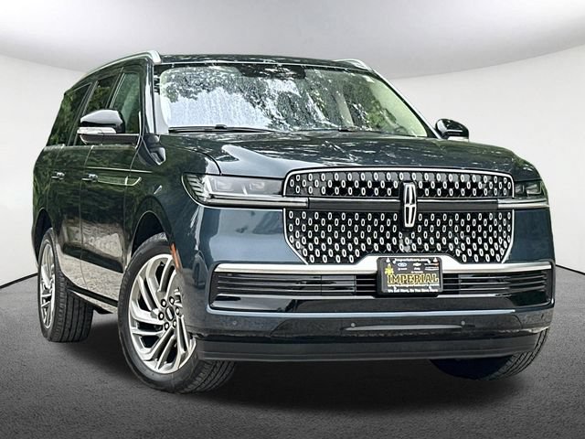 Used 2025 Lincoln Navigator Reserve AWD/4WD image 17