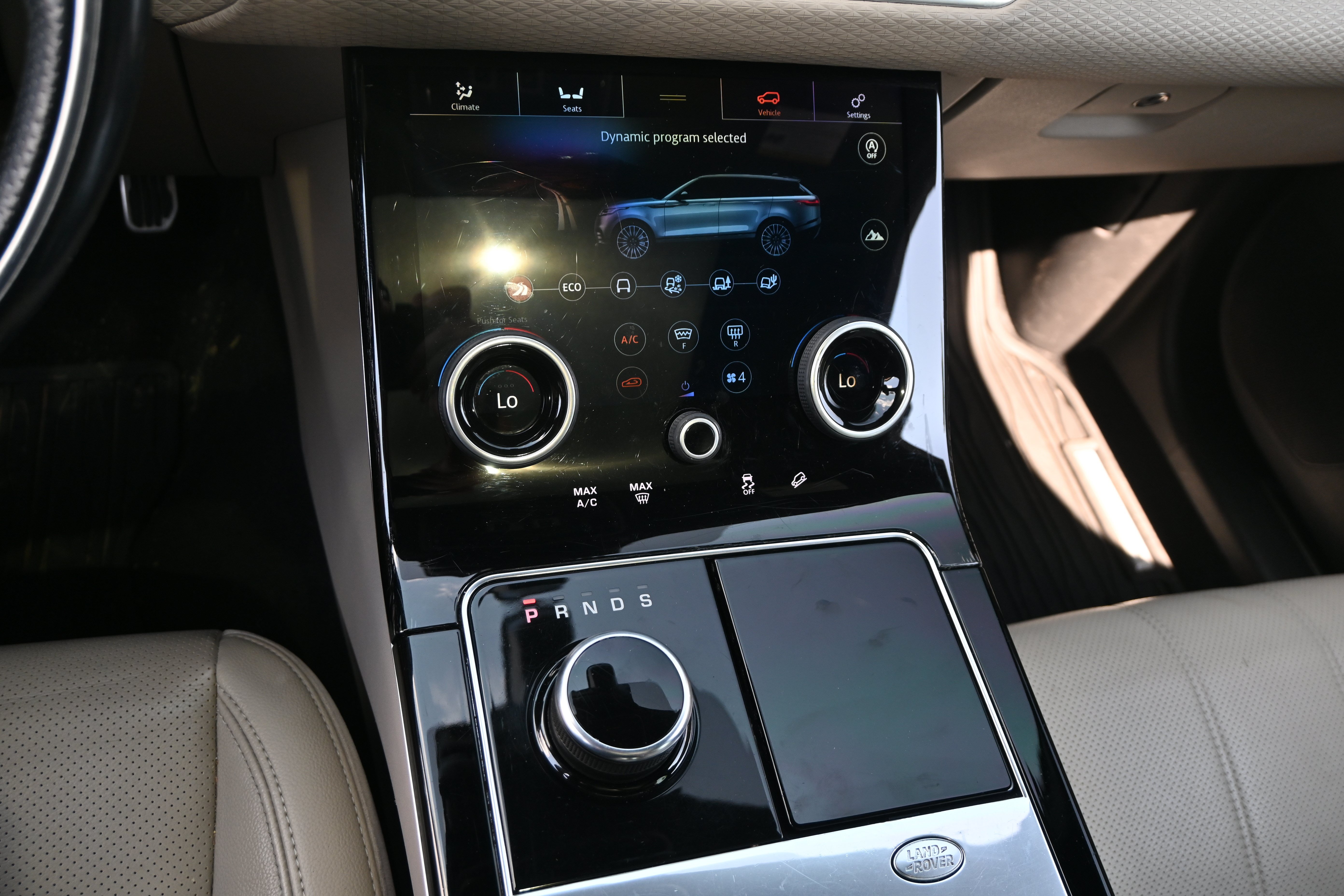 Used 2020 Land Rover Range Rover Velar R-Dynamic S AWD/4WD image 14