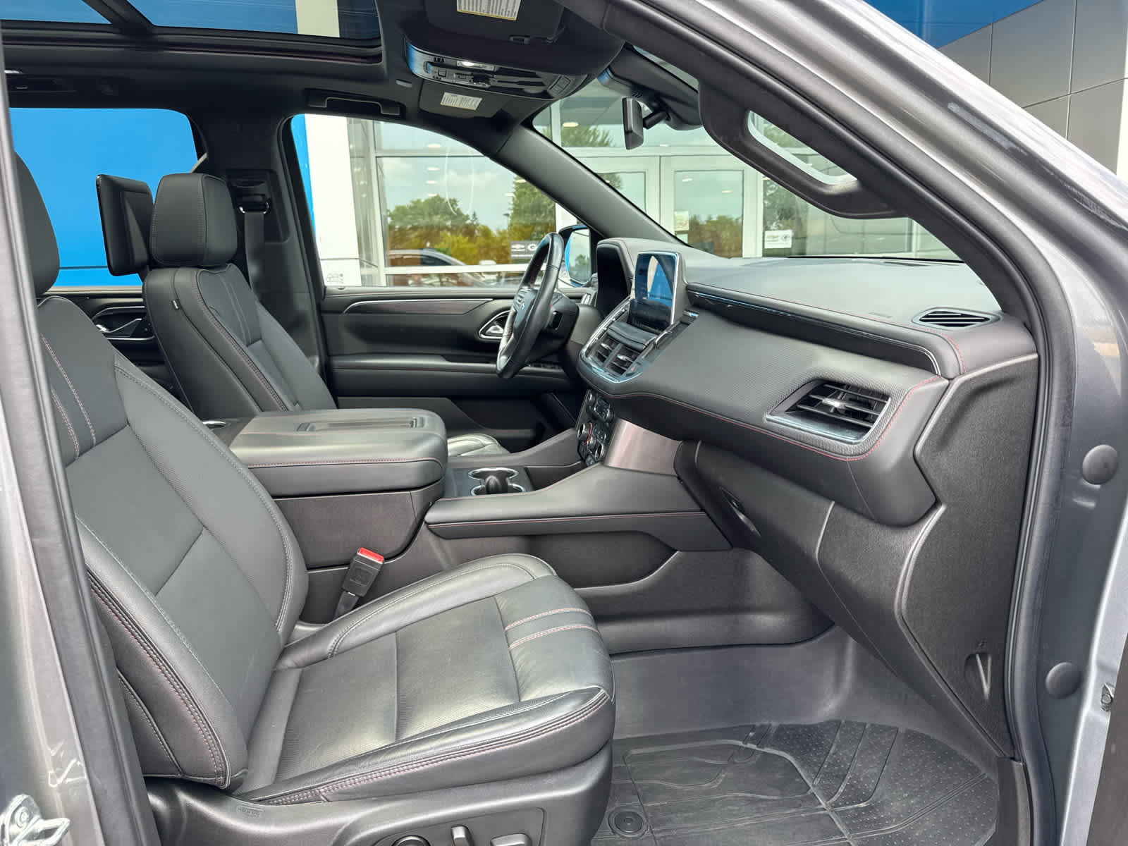 Certified 2021 Chevrolet Tahoe RST w/ Luxury Package AWD/4WD image 4