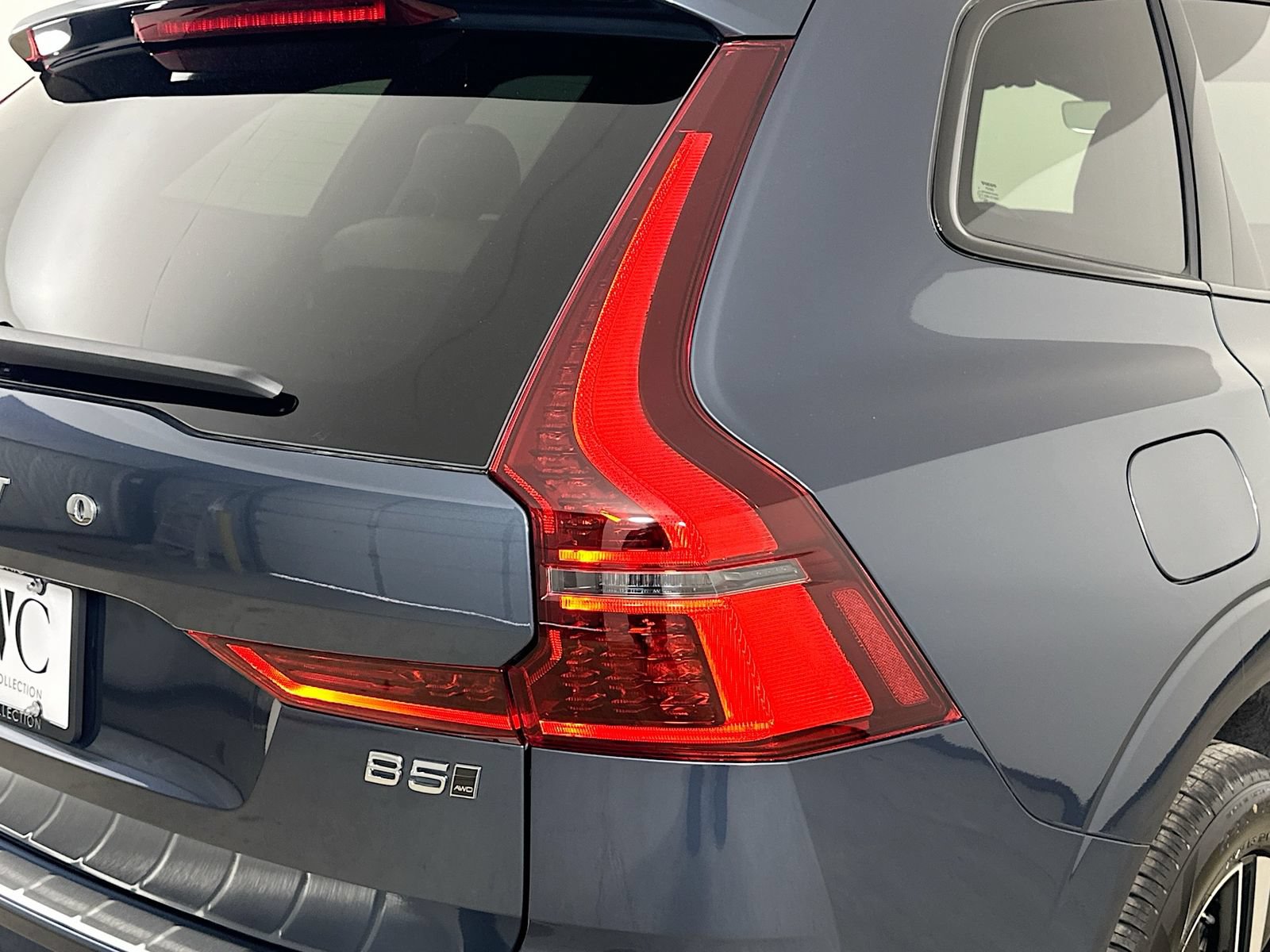 New 2026 Volvo XC60 B5 Plus w/ Protection Package Premier AWD/4WD image 12