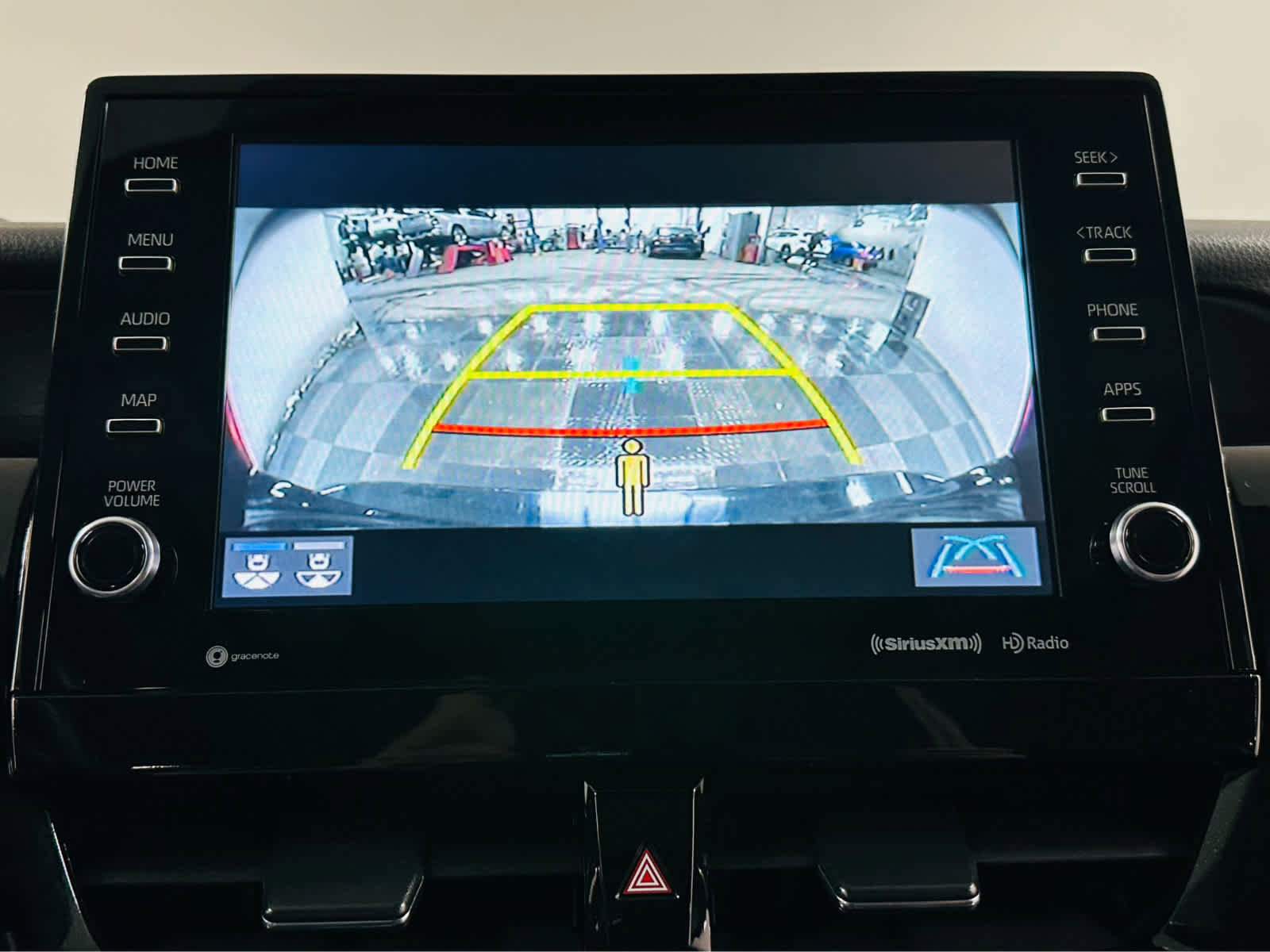 Used 2023 Toyota Camry SE image 10