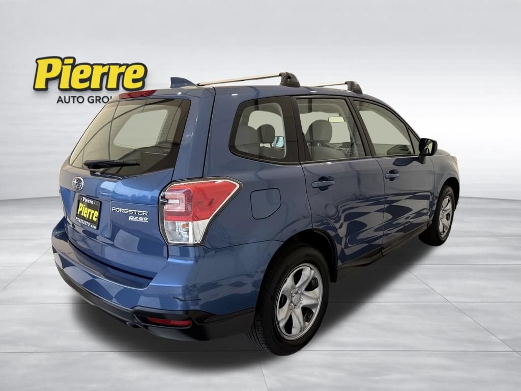 Used 2017 Subaru Forester 2.5i AWD/4WD image 5