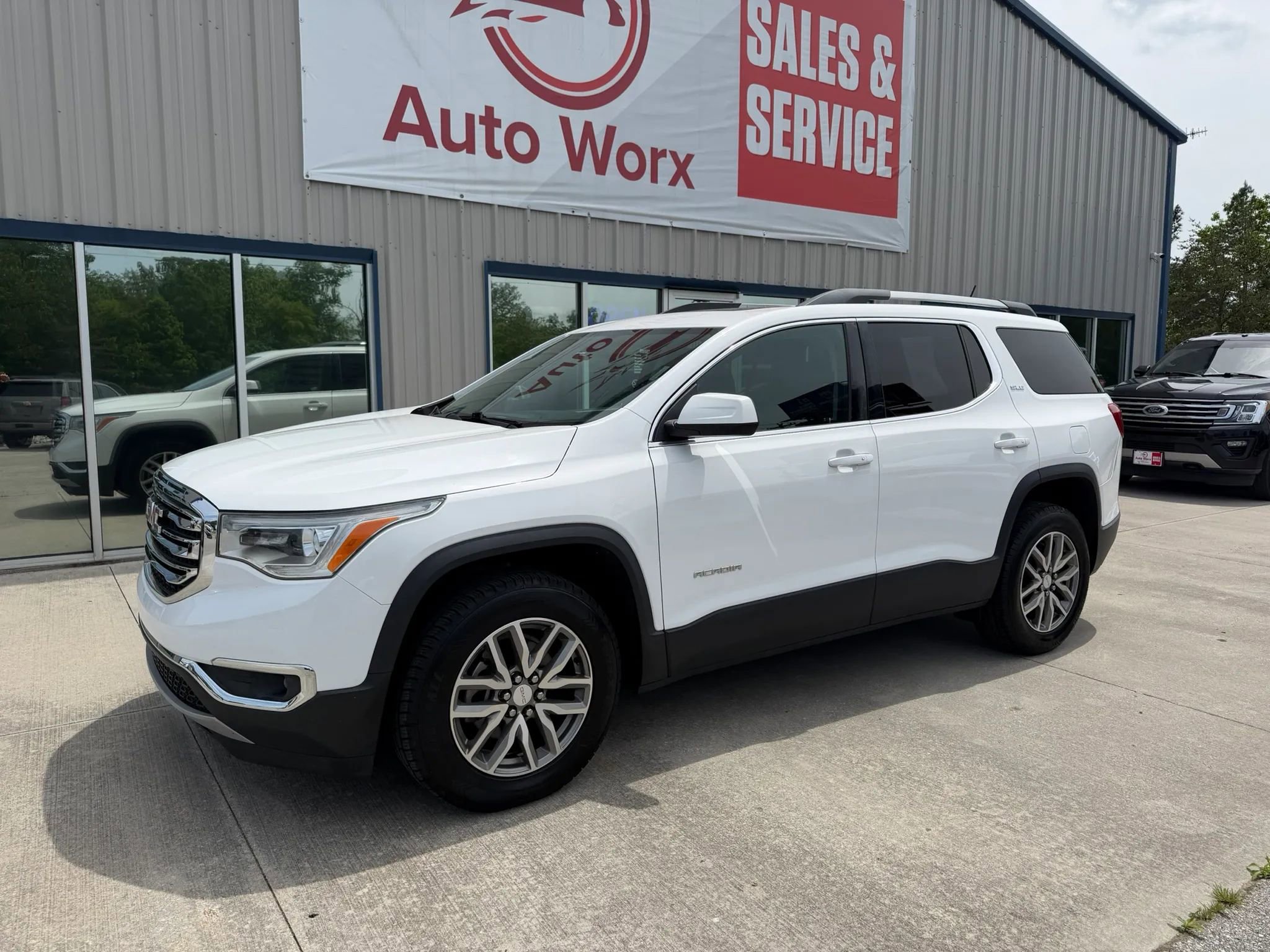 Used 2017 GMC Acadia SLE w/ Driver Alert Package I AWD/4WD image 39