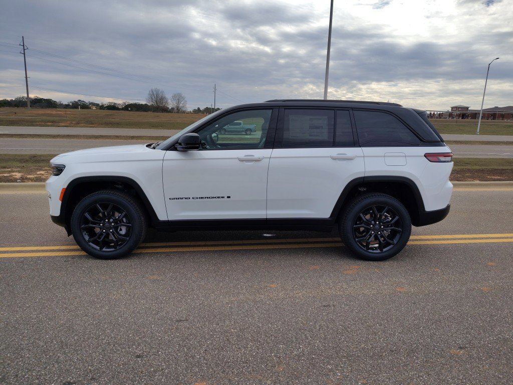New 2025 Jeep Grand Cherokee Limited AWD/4WD image 6
