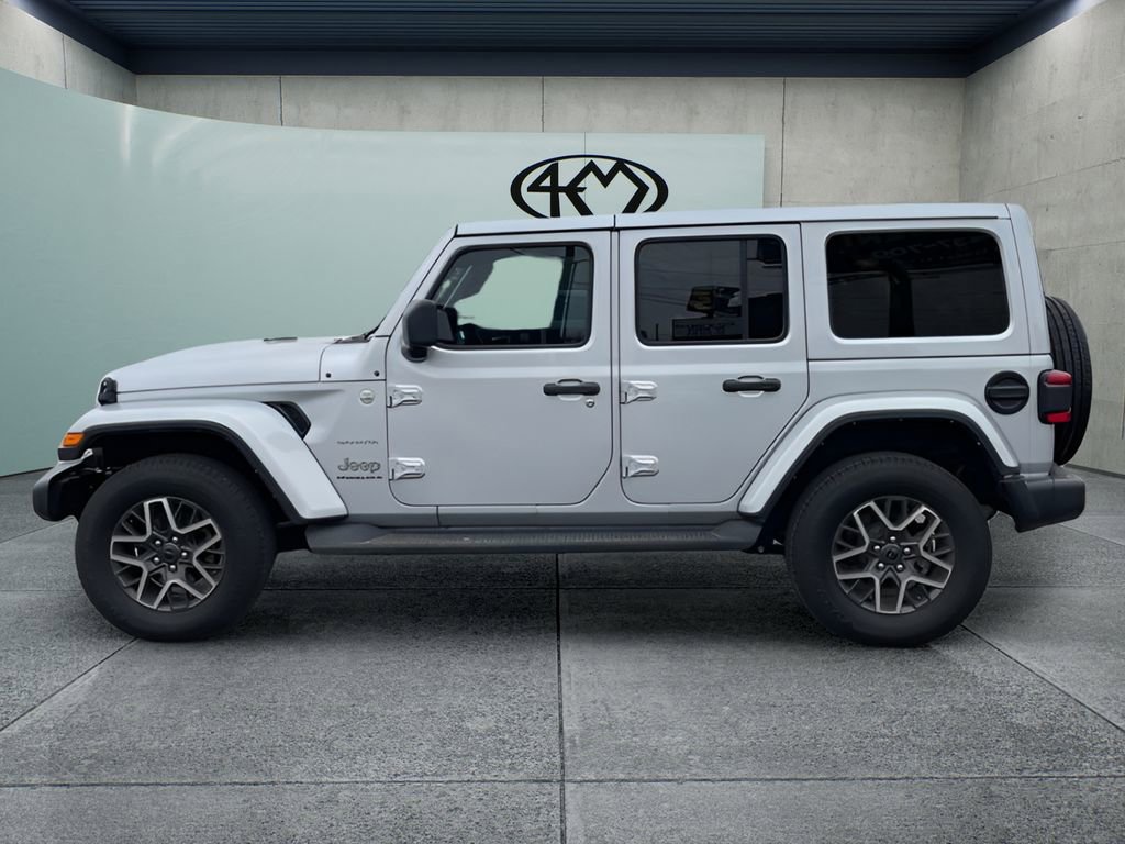 Used 2024 Jeep Wrangler Unlimited Sahara AWD/4WD image 6