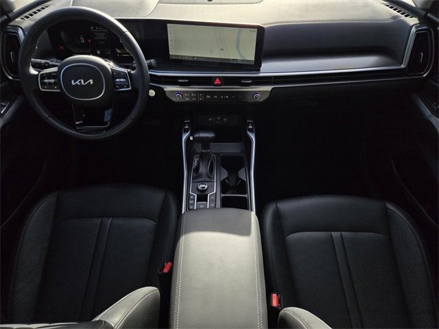 Certified 2025 Kia Sorento EX image 17