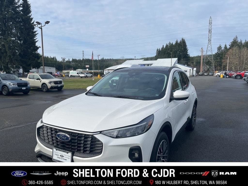 New 2025 Ford Escape SE FWD image 1