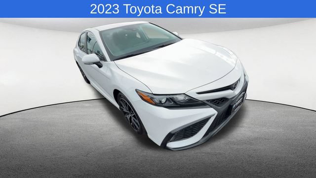 Used 2023 Toyota Camry SE AWD/4WD image 2