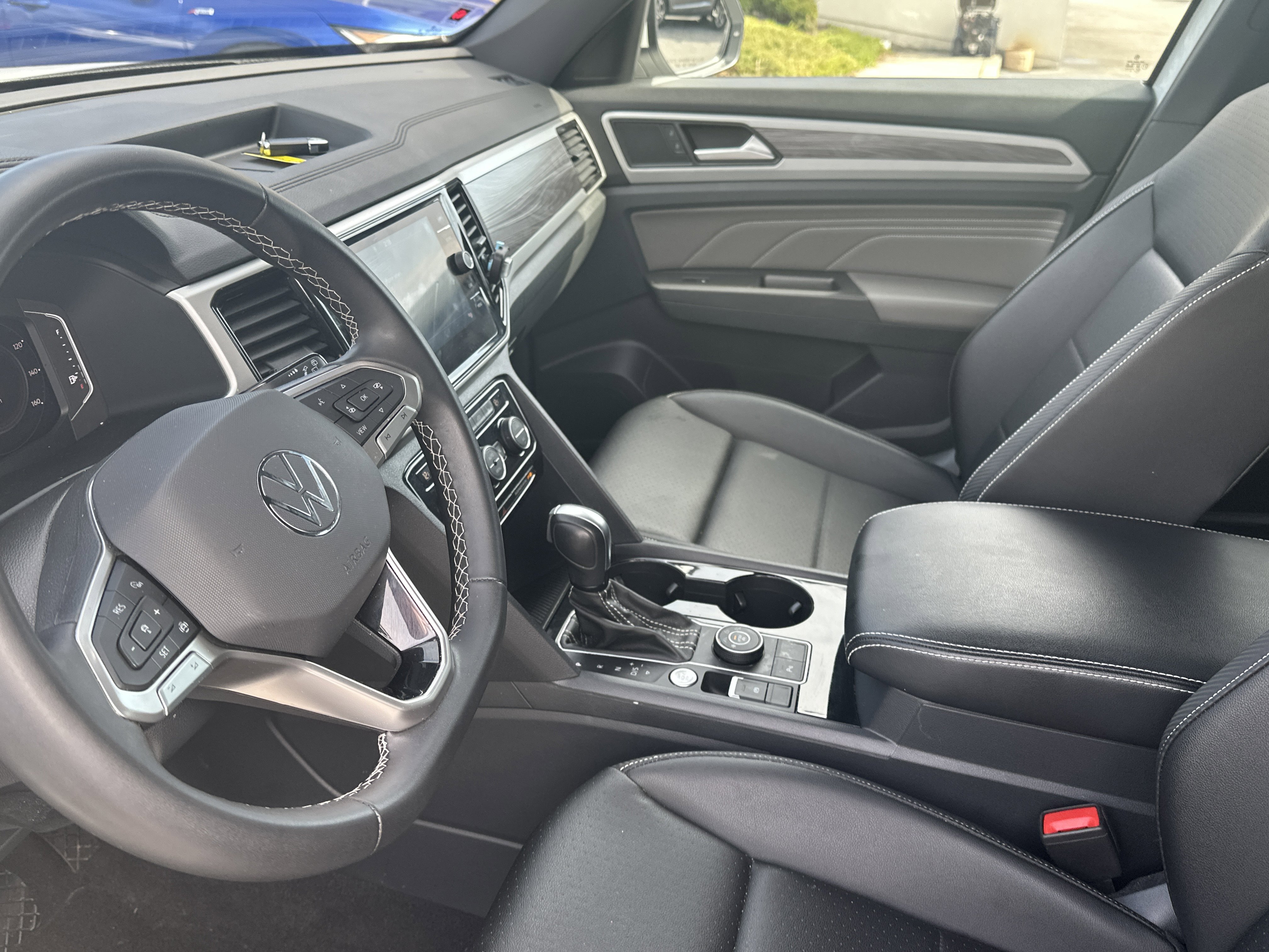 Certified 2023 Volkswagen Atlas Cross Sport SE w/ Black Wheel Package image 10