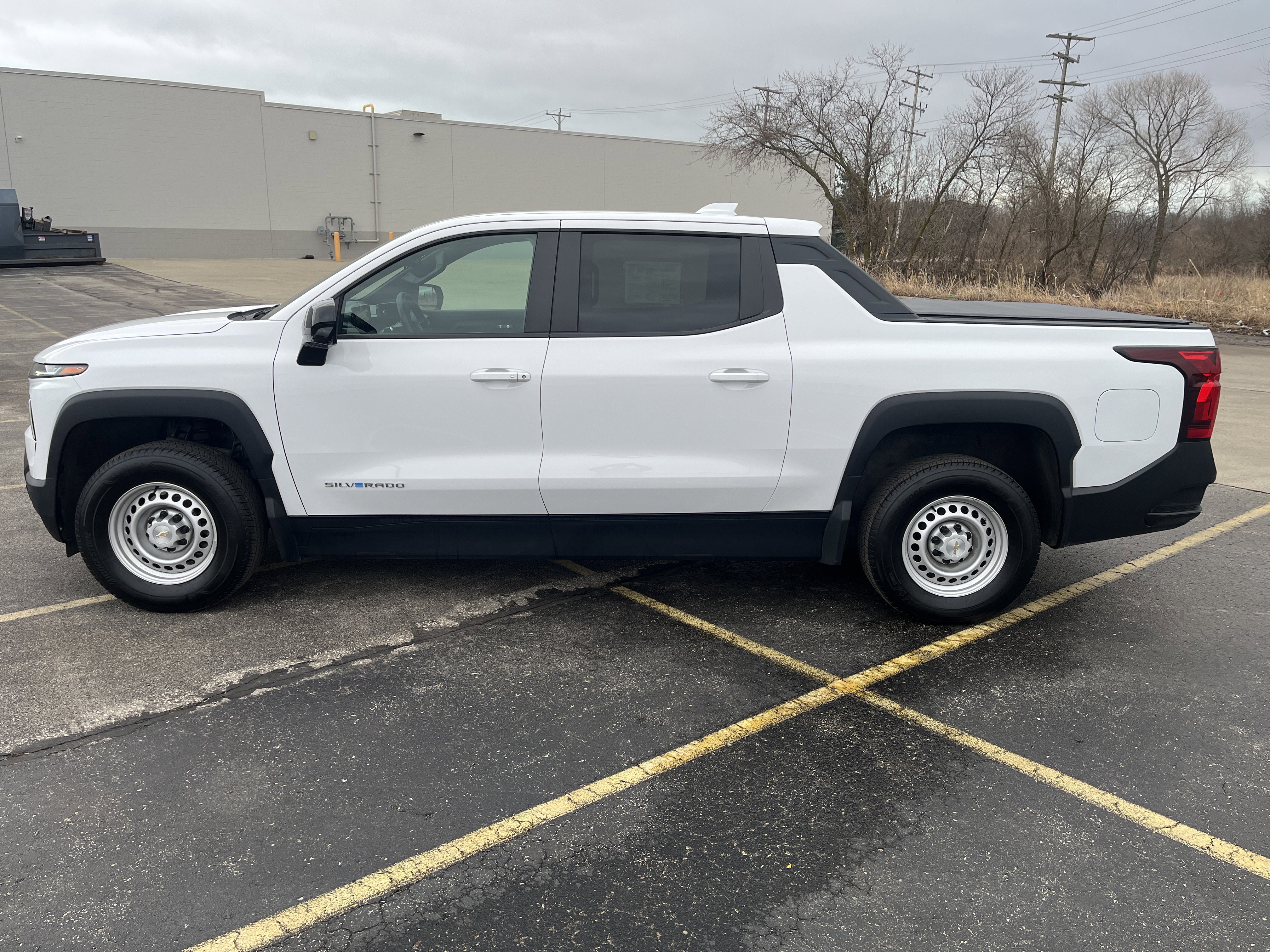 Used 2025 Chevrolet Silverado EV W/T AWD/4WD image 3