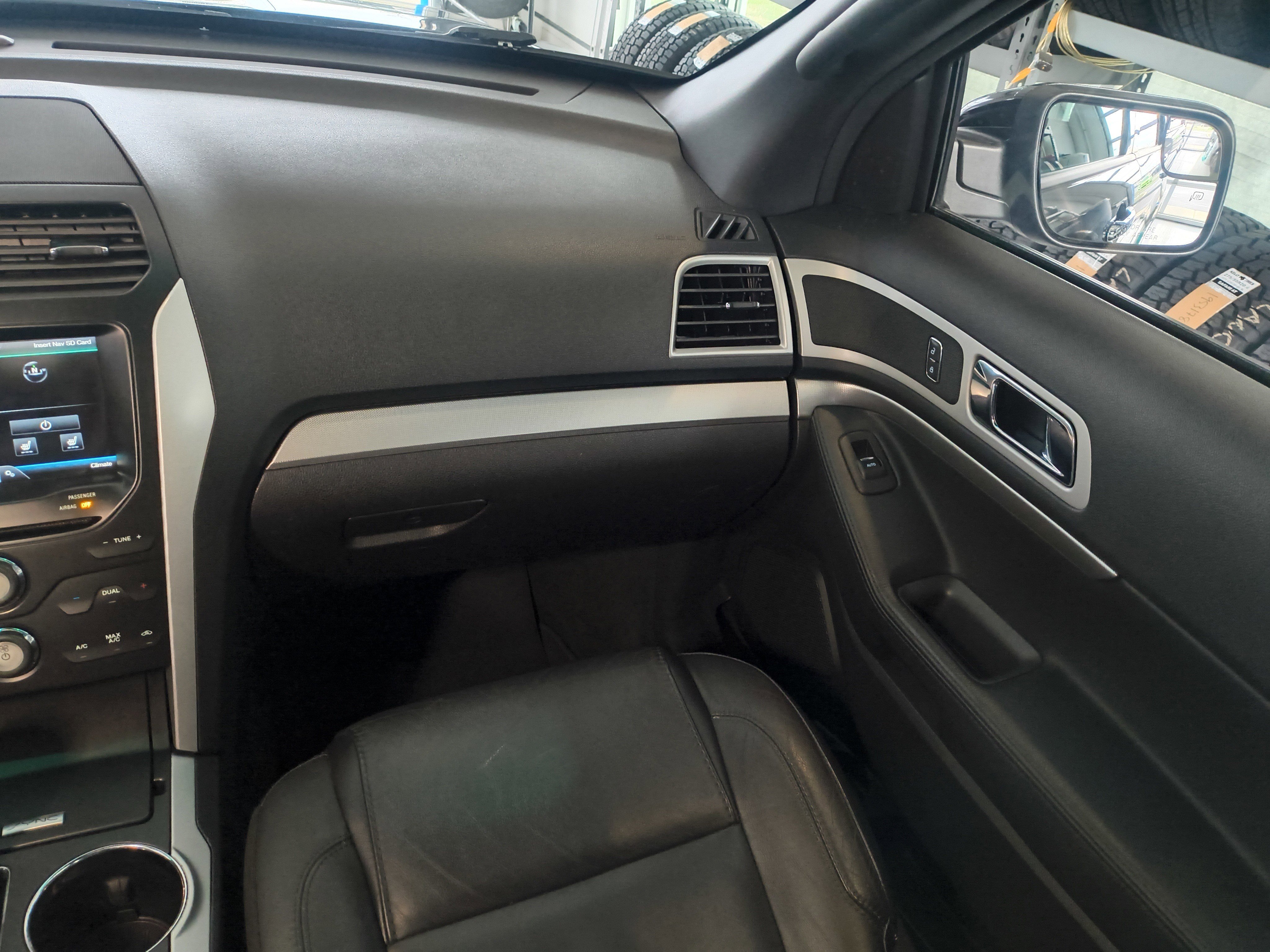 Used 2015 Ford Explorer XLT w/ Equipment Group 202B image 15