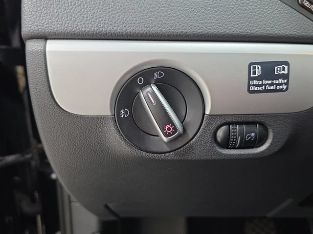 Used 2012 Volkswagen Jetta TDI FWD image 22