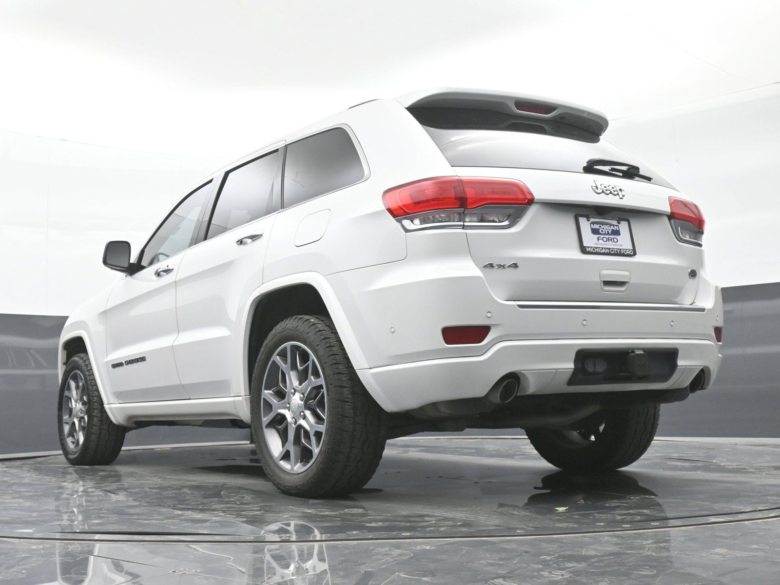 Used 2020 Jeep Grand Cherokee Overland AWD/4WD image 37