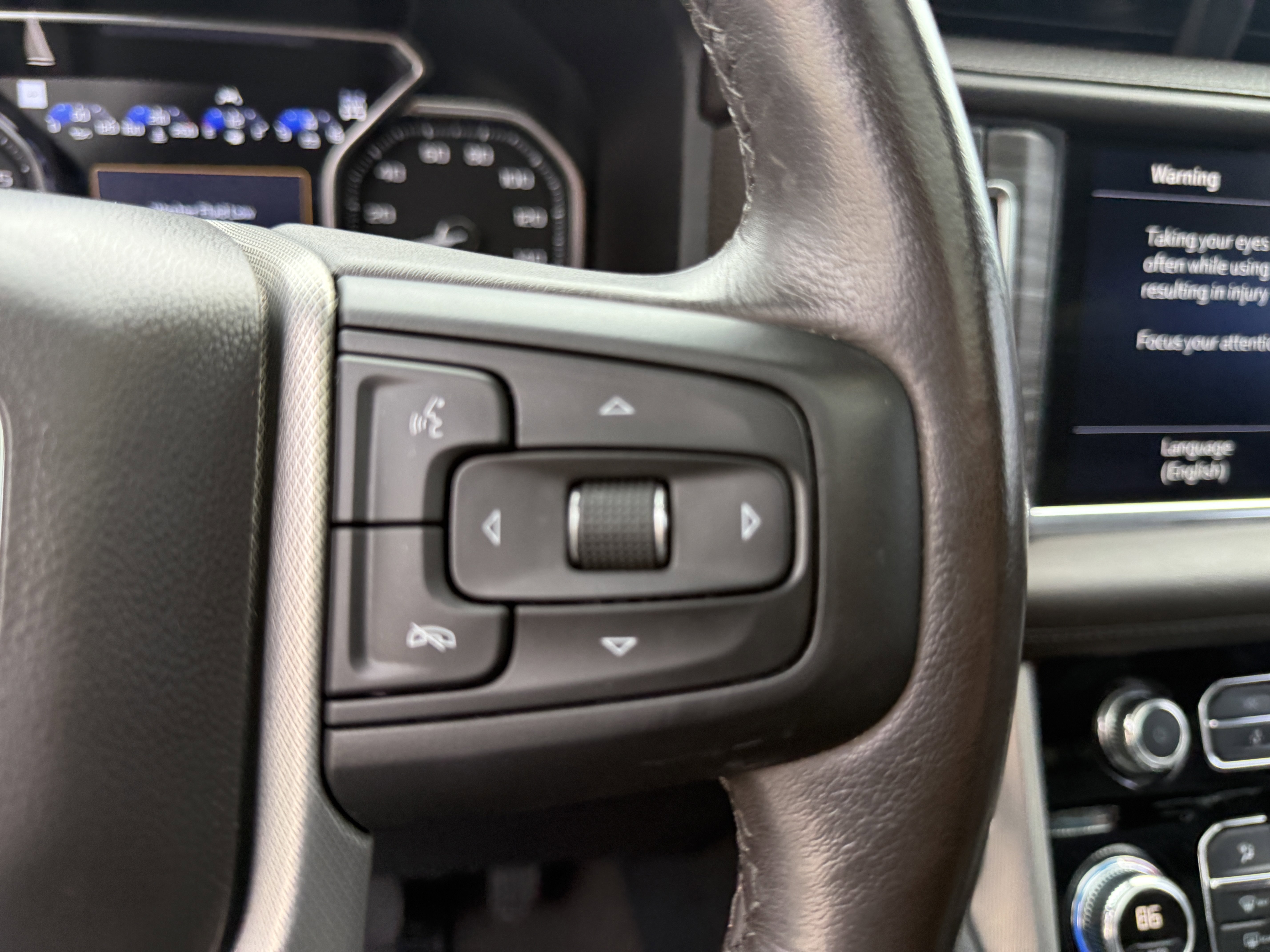 Used 2021 GMC Yukon XL Denali w/ Denali Premium Package image 22