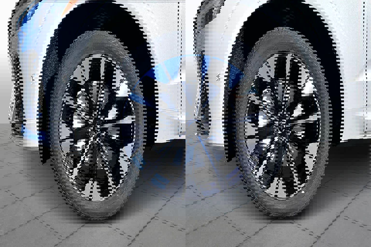 New 2026 Volvo XC60 B5 Plus w/ Protection Package Premier AWD/4WD image 16