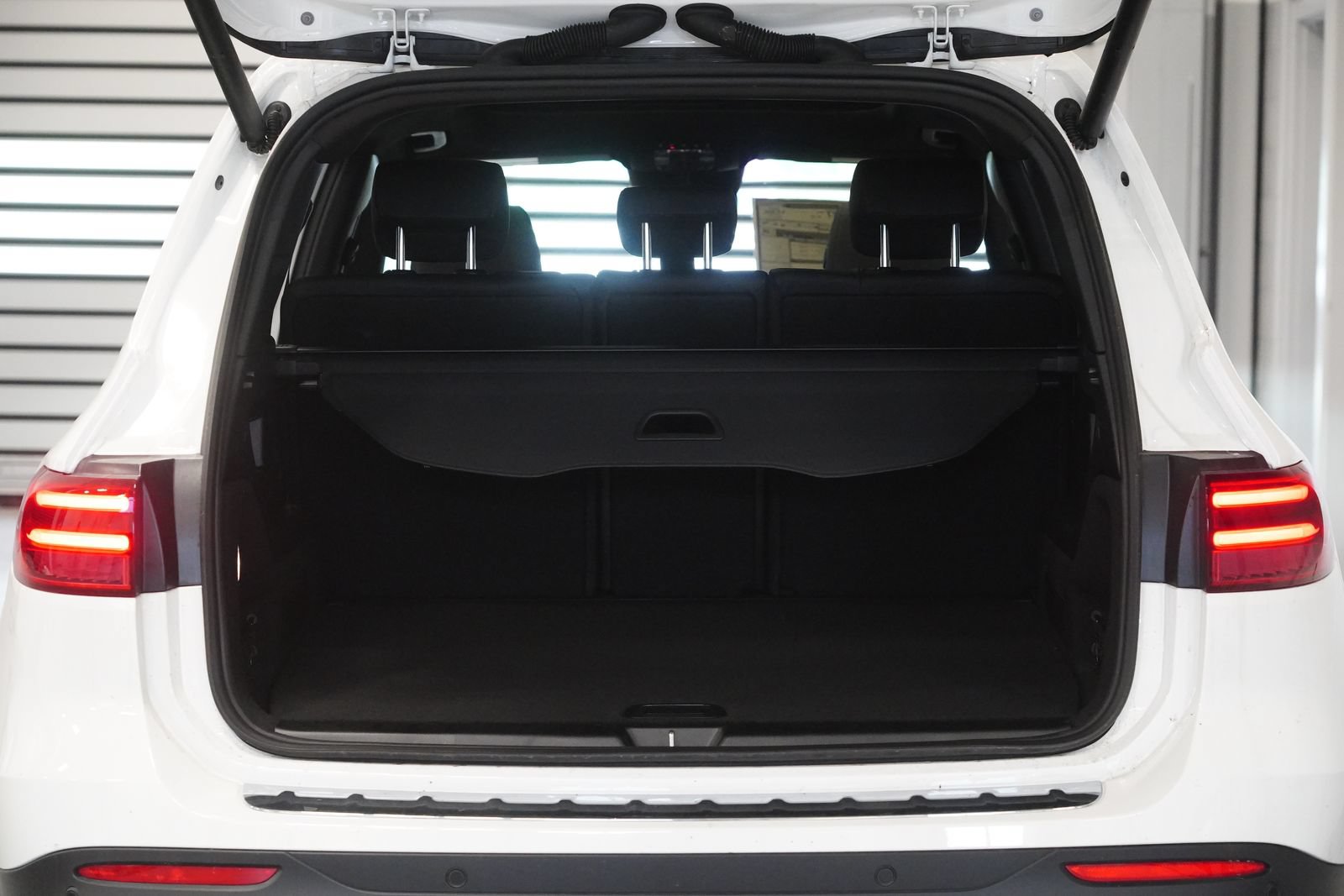 New 2026 Mercedes-Benz GLB 250 4MATIC image 34