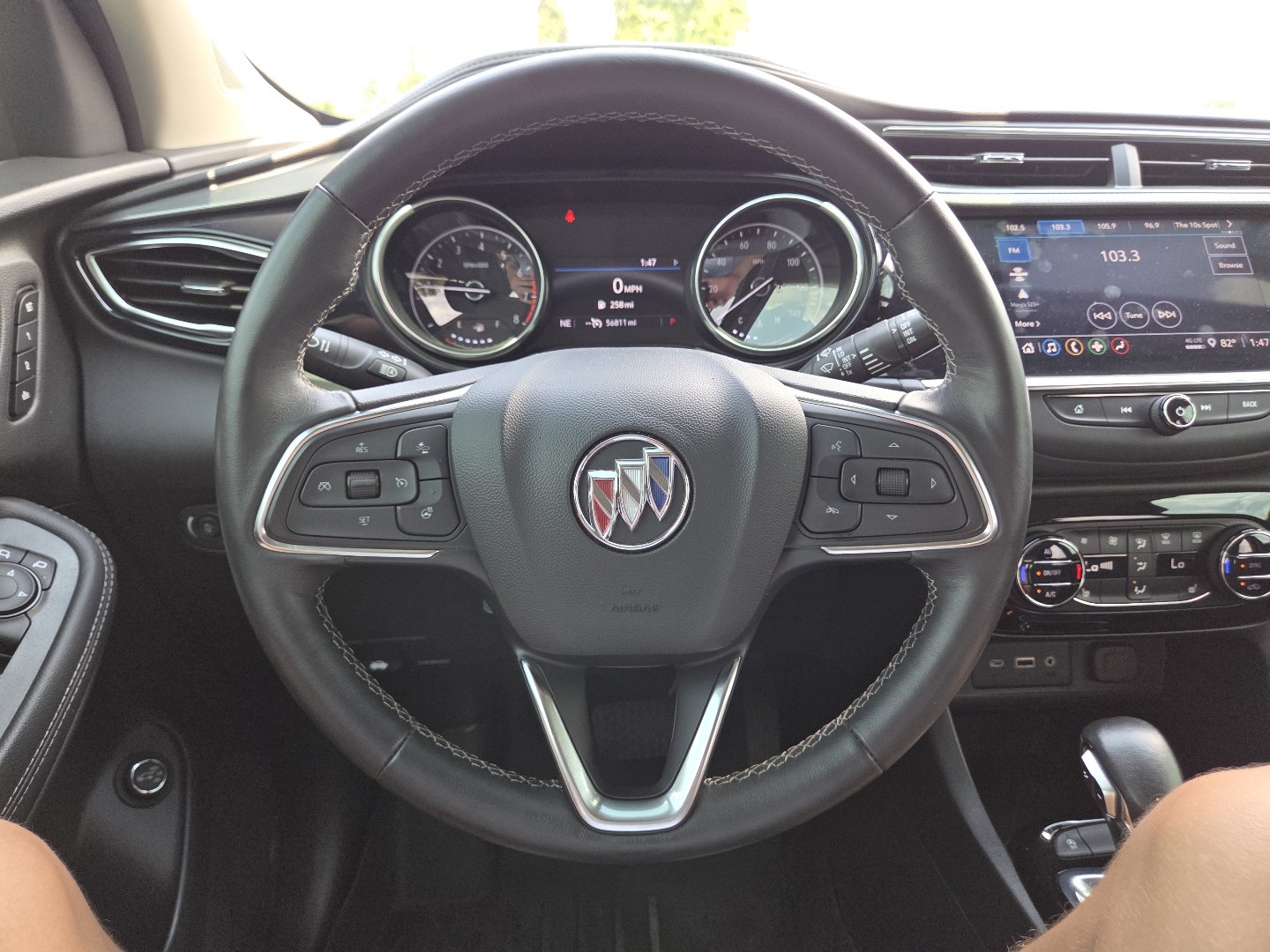 Used 2022 Buick Encore GX Essence w/ Experience Buick Package FWD image 27