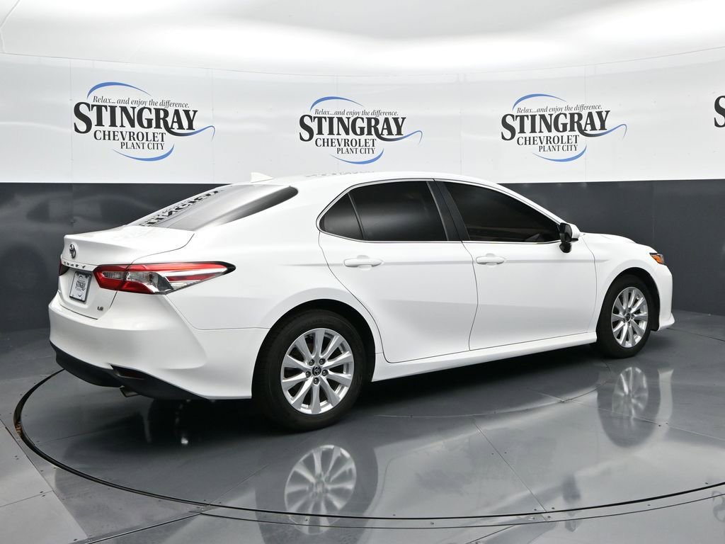 Used 2020 Toyota Camry LE image 7