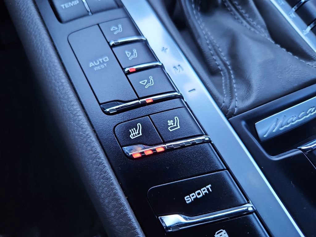 Used 2017 Porsche Macan Base image 19