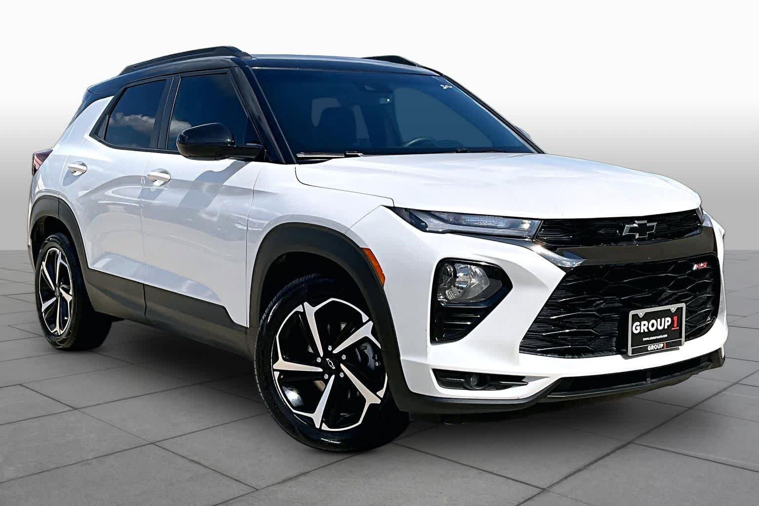 Used 2023 Chevrolet TrailBlazer RS w/ Sun and Liftgate Package FWD image 3
