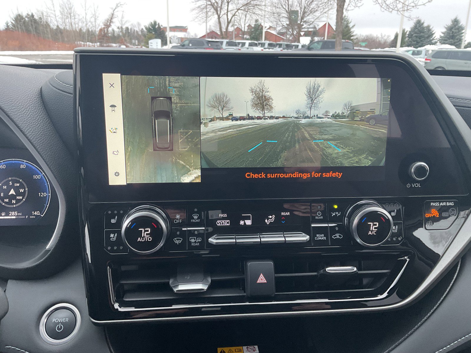 Used 2024 Toyota Highlander Limited image 17