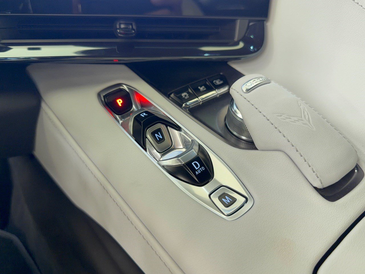 Used 2024 Chevrolet Corvette Stingray Preferred Conv w/ Stealth Interior Trim Package RWD image 21