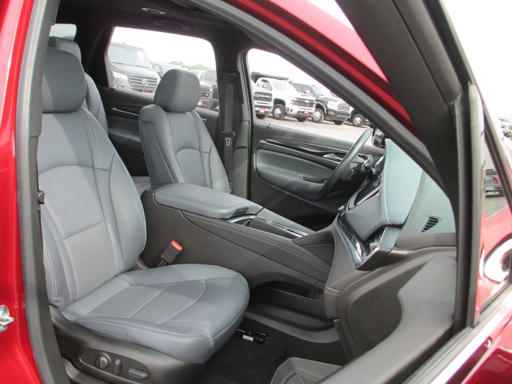Used 2022 Buick Enclave Essence w/ Experience Buick Package FWD image 21